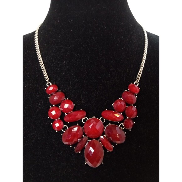 Cranberry Faceted Resin Bib Statement Necklace - Picture 2 of 7
